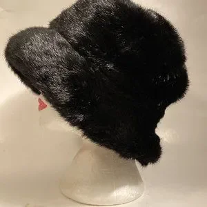 Vintage La Maison De La Fausse Fourrure High quality faux fur hat made in France Raccoon Fur Hat, Soft Fluffy Winter Ushanka, Leather Aviator  main image 4